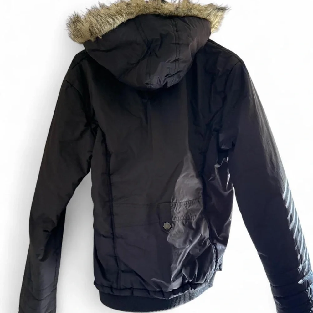 Women's Jacket - Picture 3 of 4
